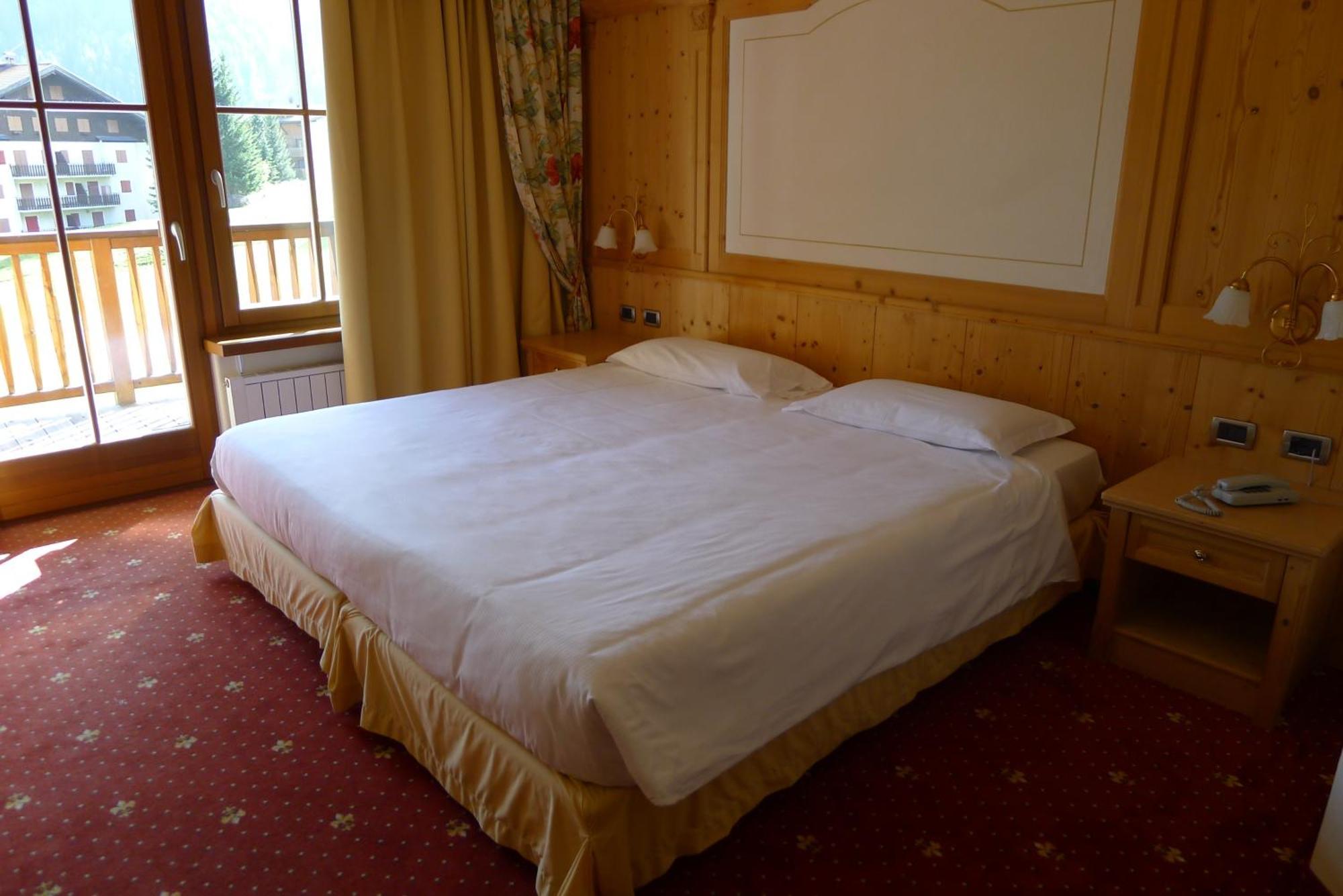 Th Corvara - Greif Hotel Стая снимка
